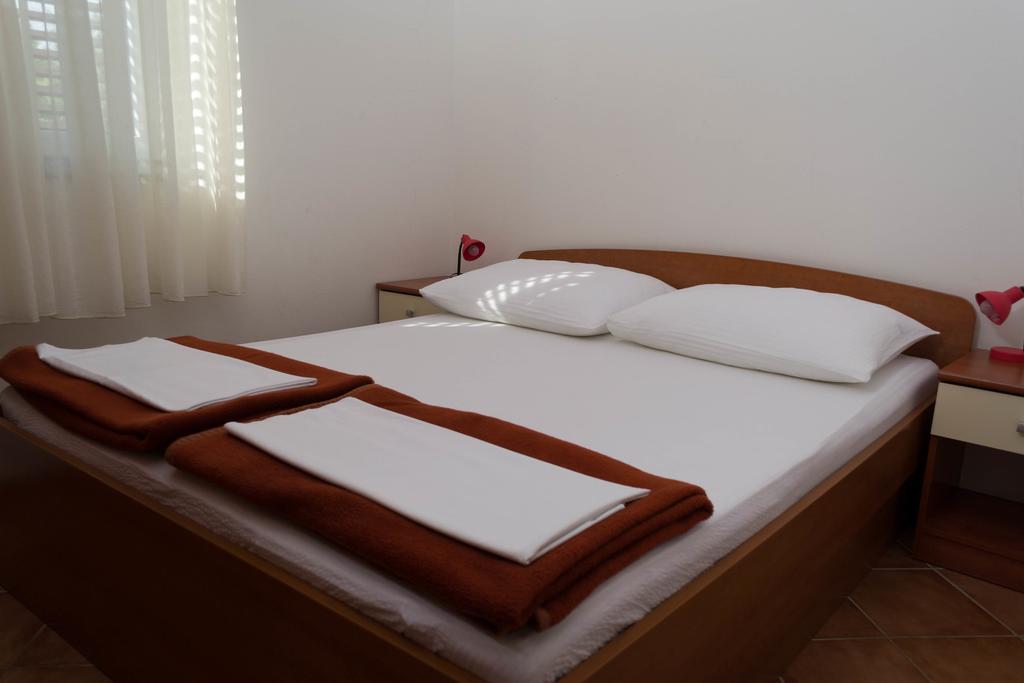 Apartments Jurjevic Petrcane Ngoại thất bức ảnh